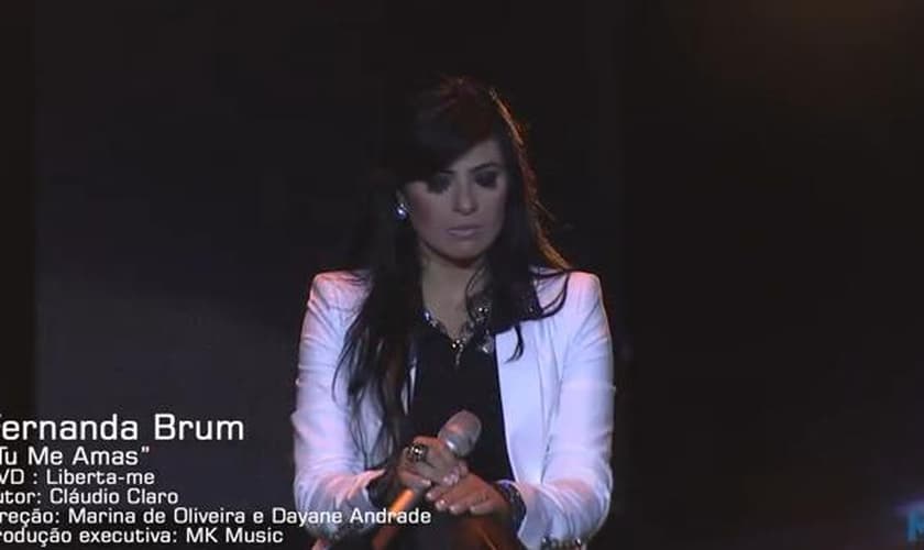 Fernanda Brum divulga a faixa "Tu Me Amas" de seu novo DVD; confira