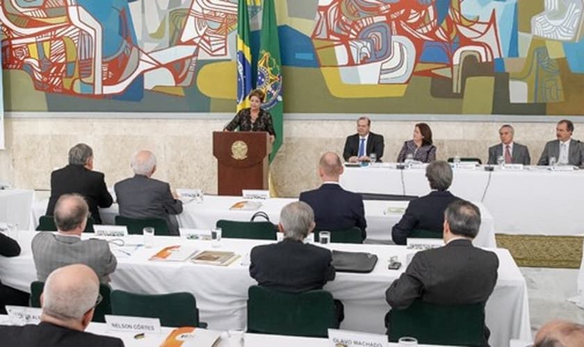 A presidente Dilma Rousseff discursa durante reunião do Conselho de Desenvolvimento Econômico e Social 