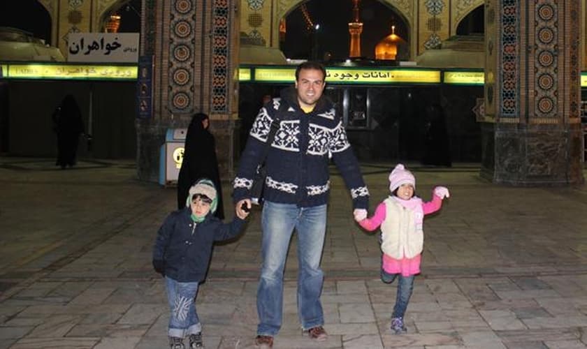 "Nos ajude a trazer o papai para casa", pedem filhos de Saeed Abedini em vídeo