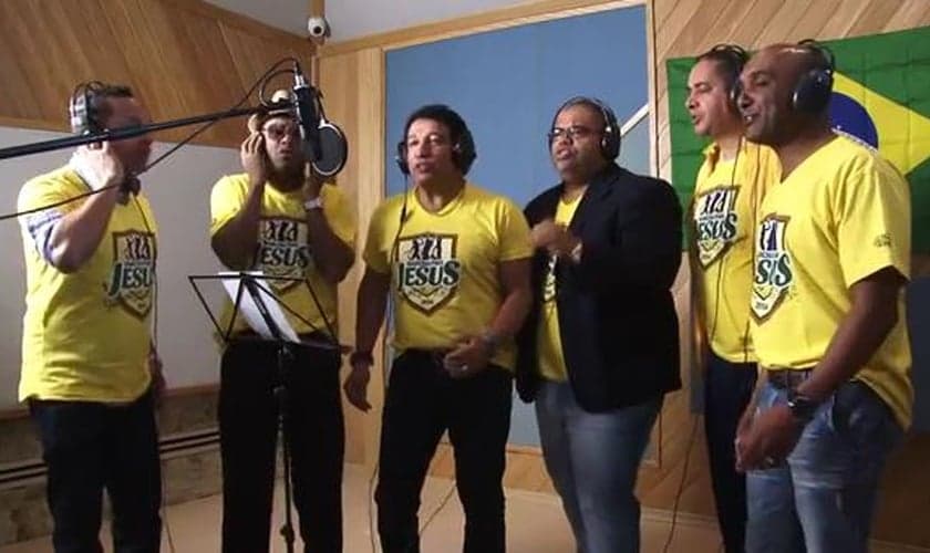 Magno Malta e Waguinho lançam o clipe da canção "Muda Brasil"; confira