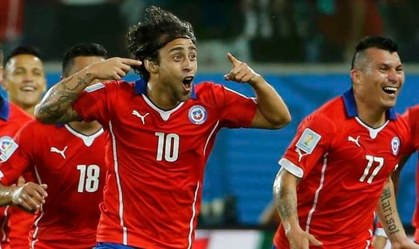 Valdívia fez o segundo gol do Chile sobre a Austrália