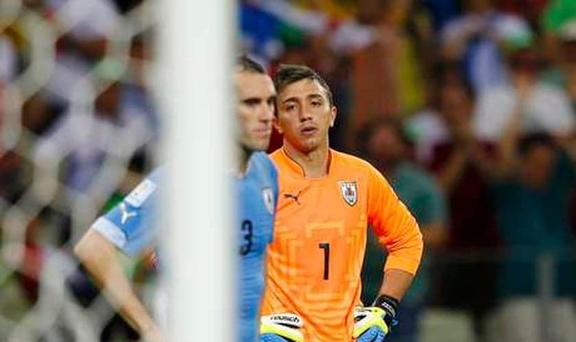Uruguai fica em situação complicada na Copa