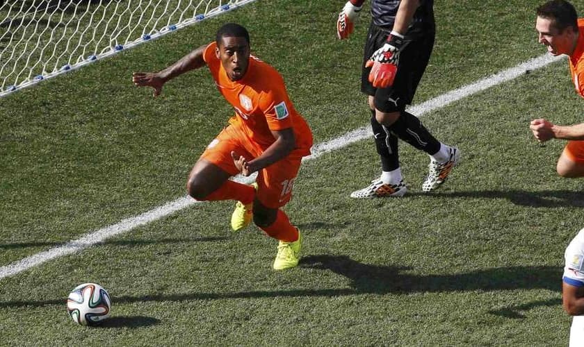 Leroy Fer comemora gol da Holanda contra o Chile, na Arena Corinthians, em São Paulo