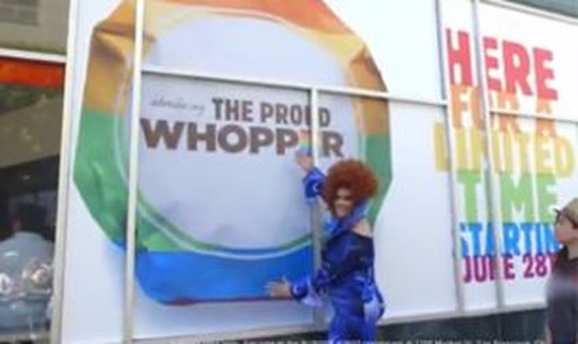 Nos Estados Unidos, Burger King lança "Whopper gay"