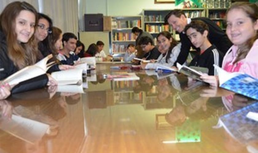 Vista Alegre do Alto (SP) é exceção no país: todas as escolas públicas têm acessibilidade, esgoto encanado, quadra, biblioteca e internet