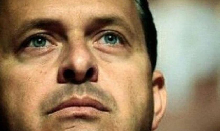 Feliciano critica "piadas" relacionadas à morte de Eduardo Campos: "Bizarro"