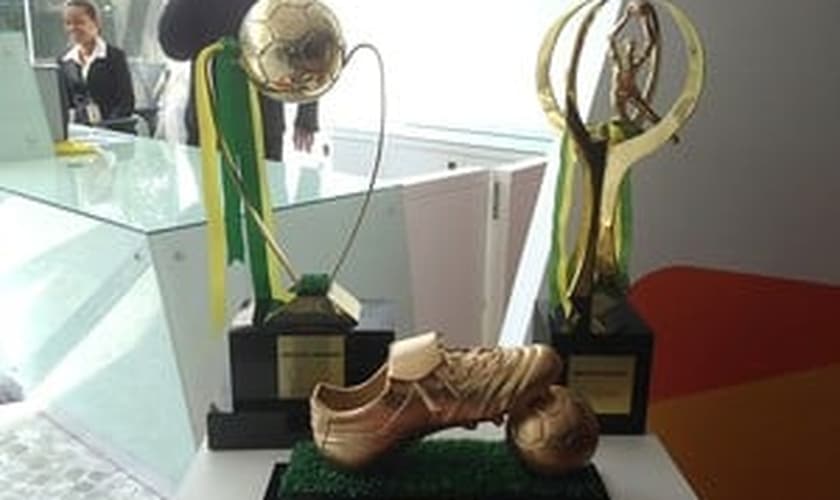 Troféus de melhor jogador, artilheiro e melhor goleiro da Copa do Brasil