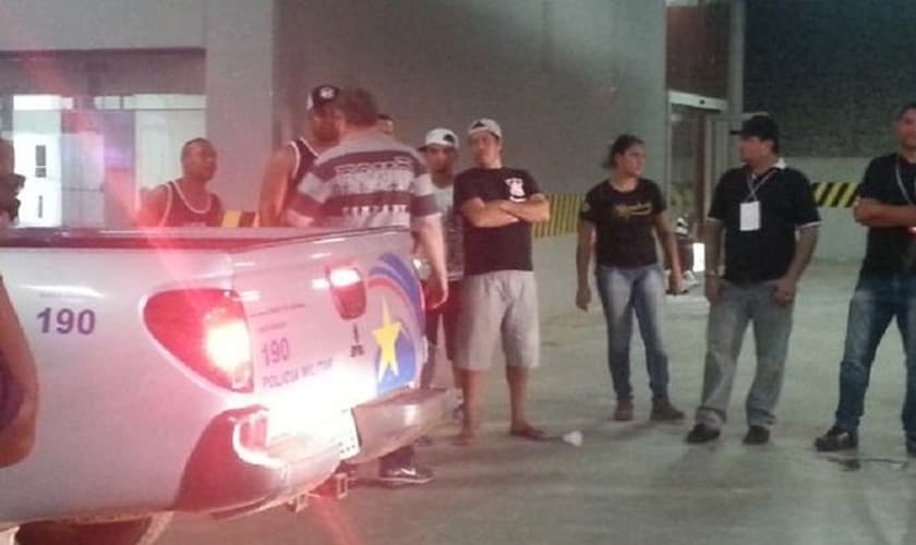 Torcedores do Corinthians foram cobrar jogadores no vestiário da Arena Pantanal
