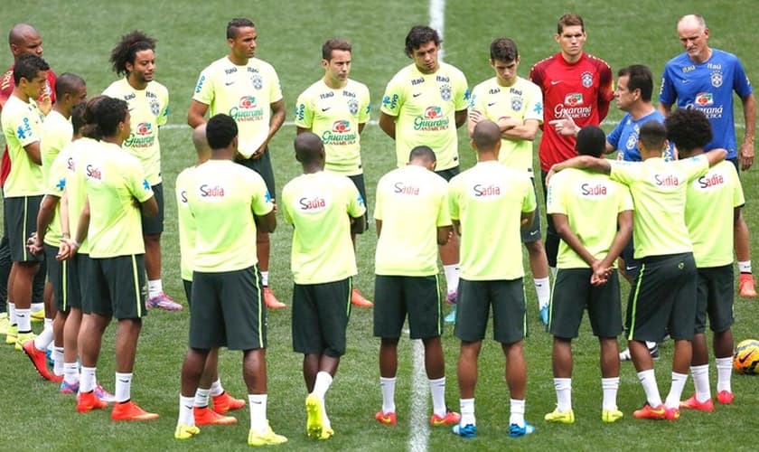Dunga terá nesta terça nova chance de observar na prática a seleção brasileira