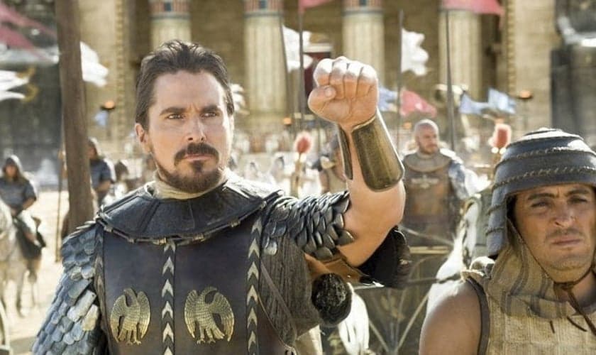 Christian Bale cita Moisés como um homem "esquizofrênico e bárbaro"