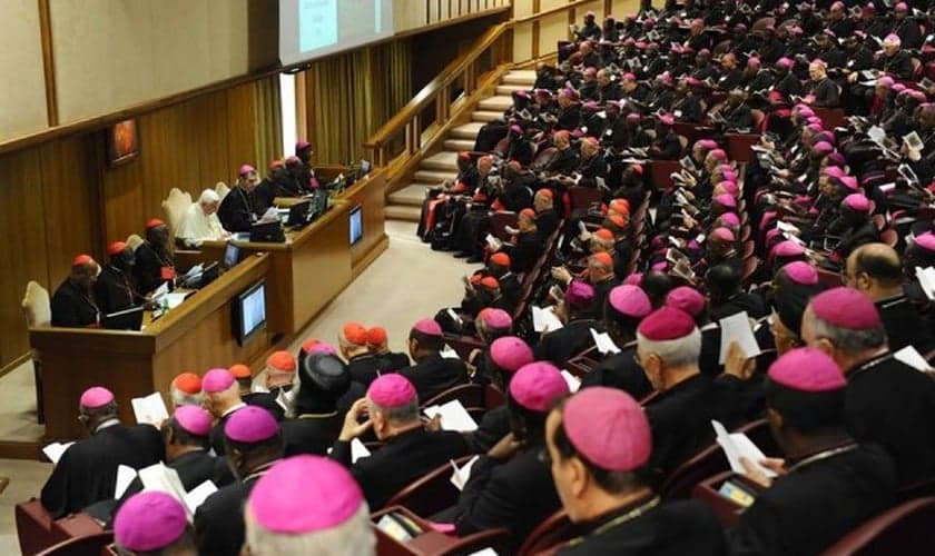 Documento do Vaticano afirma que "homossexuais têm dons a oferecer à comunidade cristã"