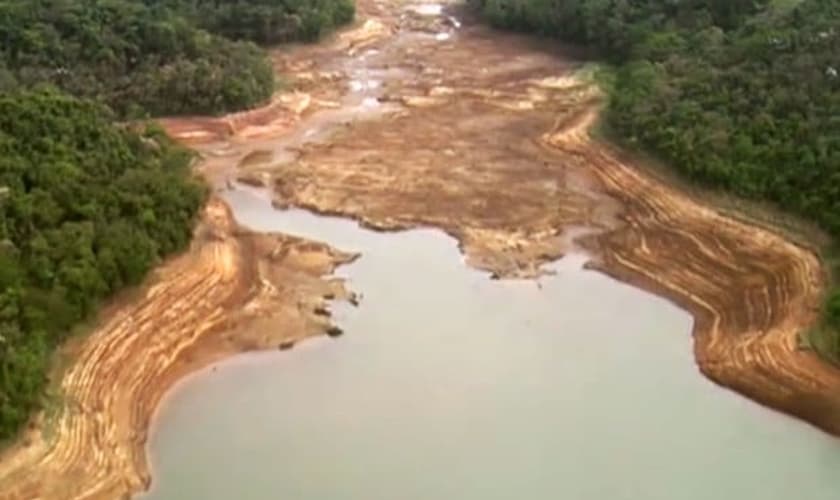 Nível de água de reservatório do Cantareira atinge índice mais baixo da história 