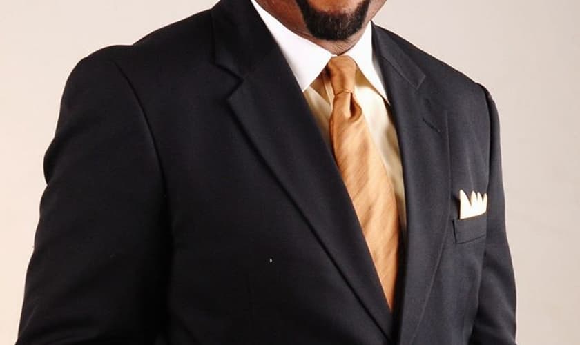 Dr. Myles Munroe morre em acidente de avião, em Bahamas