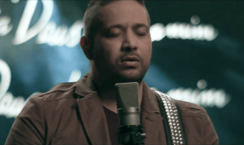 Fernandinho lança clipe com versão acústica da canção "Uma Nova História"; confira