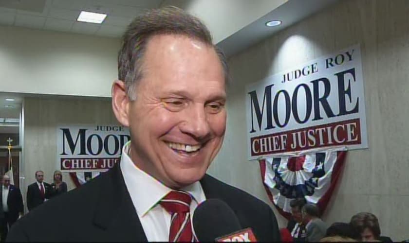 Roy Moore é chefe do Tribunal Superior do Alabama (EUA)