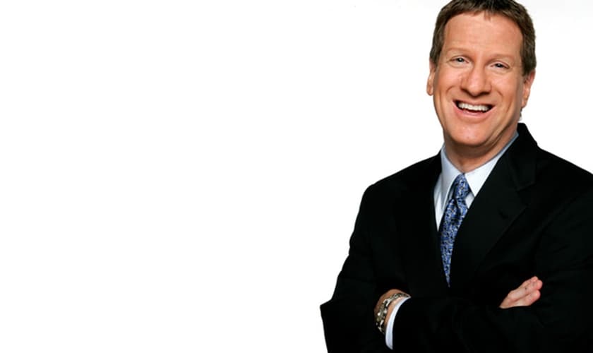 Lee Strobel é um autor cristão e pastor de uma Igreja no Texas.