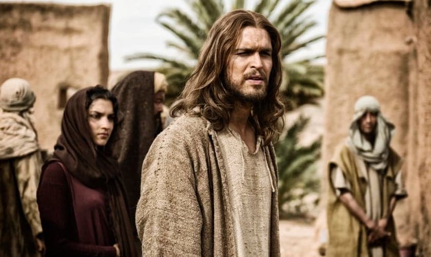 Diogo Morgando interpretando Jesus, em "A Bíblia". (Reprodução/ History)