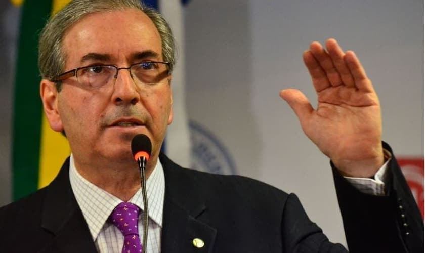 Eduardo Cunha (PMDB-RJ) é presidente da Câmara dos Deputados e integrou a base aliada ao governo, porém anunciou que está oficialmente rompido com a gestão petista.