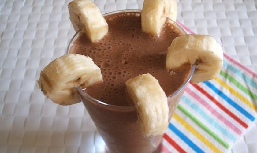Milk-shake de chocolate e banana