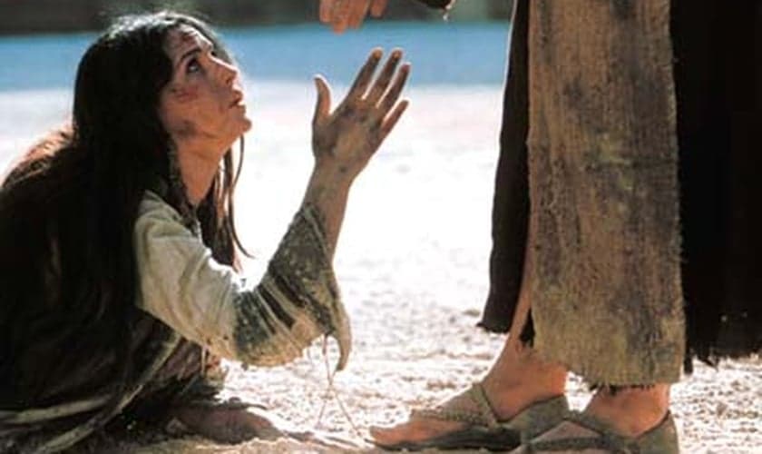 Jesus ajuda mulher _ imagem ilustrativa