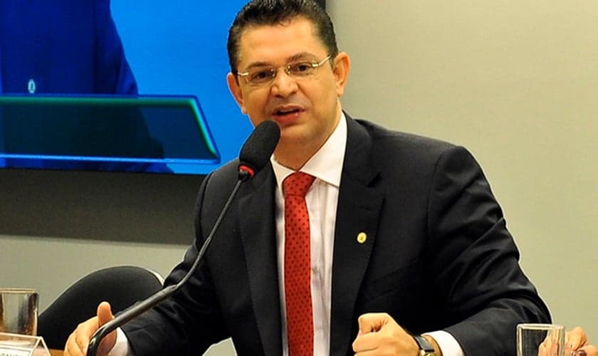 Sóstenes Cavalcante é deputado federal pelo PSD-RJ e preside a Comissão Especial que está analisando o Estatuto da Família na Câmara