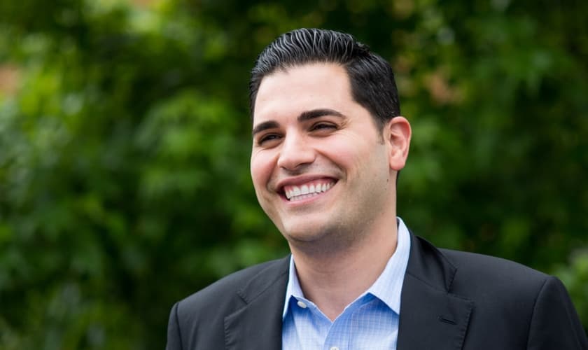 Mark Arabo, de 32 anos, é idealizador da Minority Humanitarian Foundation .(Foto: The Huffington Post)