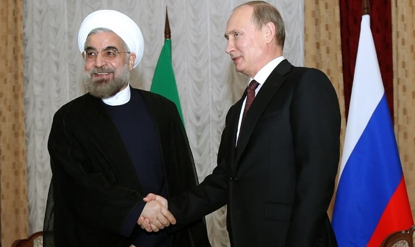 Hassan Rohani, presidente do Irã e Vladimir Putin, presidente da Russia. (Foto: Islam)