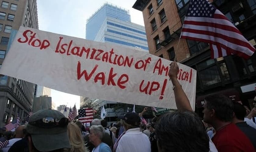 Manifestação protesta  contra a 'islamização dos Estados Unidos'.