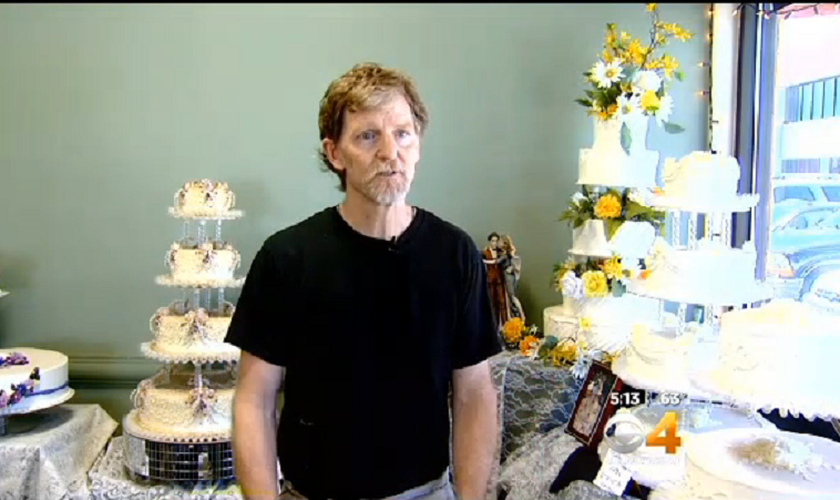 Jack Phillips é dono da confeitaria Masterpiece, no estado do Colorado e tem lutado pelo direito de sua fé cristã como razão para recusar as  encomendas de bolos para casamentos gays. (Foto: CBS 4 - captura de tela)