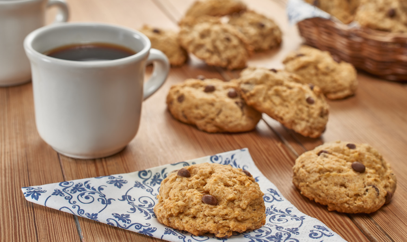 A receita de cookies de aveia com chocolate irá alegrar o seu dia. (Foto: Divulgação)