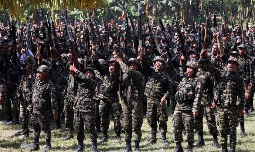 Rebeldes da Frente de Libertação Islâmica nas Filipinas
