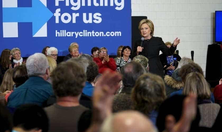 A candidata presidencial democrata Hillary Clinton fala em um evento de campanha em Knoxville, Iowa