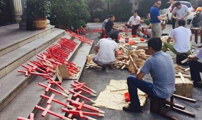 Cristãos protestam contra a perseguição religiosa na China. (Foto: China Aid)
