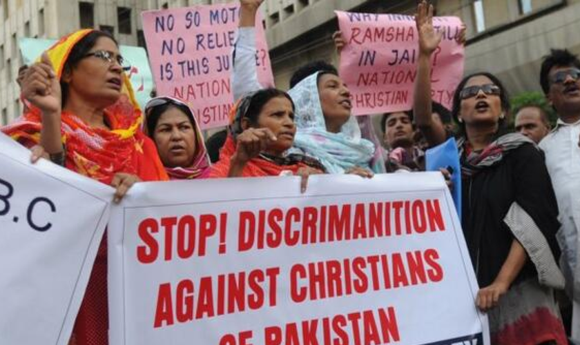 Paquistaneses protestam contra a perseguição religiosa. 
