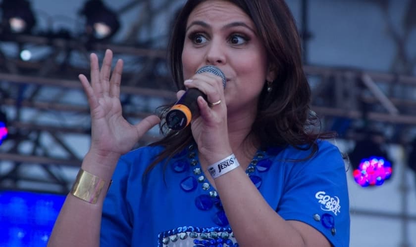Sucesso da música gospel, Aline Barros é uma das participações musicais aguardadas para esta edição da Marcha para Jesus, em 2016. (Foto: UOL)