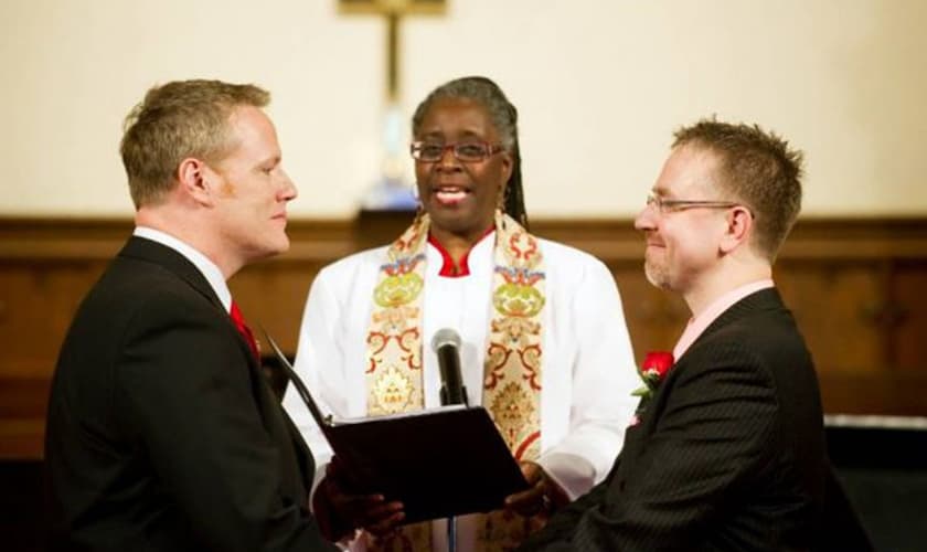 O reconhecimento das uniões e ordenação de gays faz parte da conduta da igreja há anos. (Foto: Reprodução)