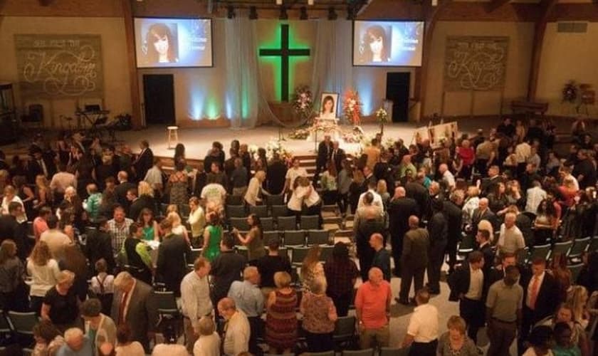 O culto memorial para Christina Grimmie aconteceu em sua igreja casa em Nova Jersey. (Foto: Reuters).