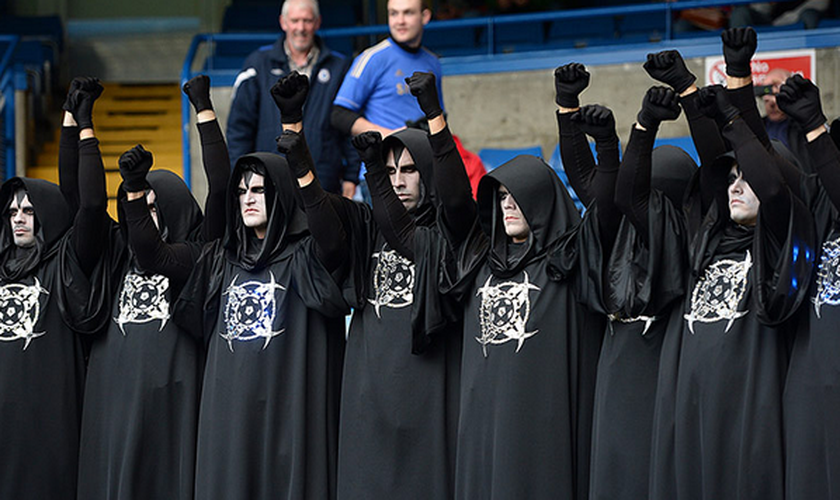 Satanistas participam de evento esportivo nos EUA. (Foto: NaijaGists)