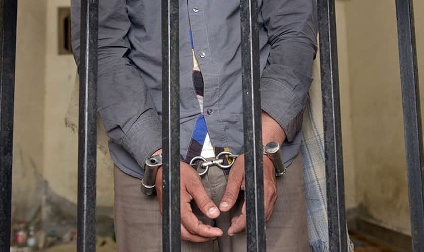 Prisioneiro paquistanês. (Foto: AFP)