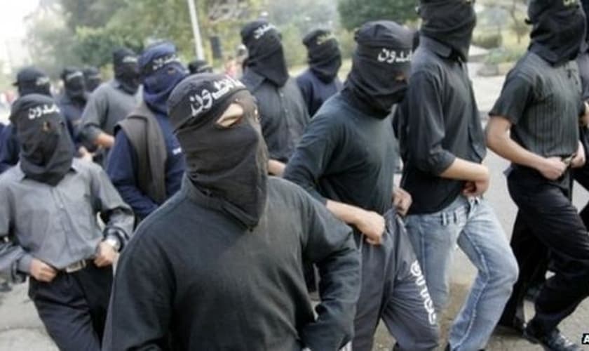 Grupo de extremistas islâmicos. (Foto: BBC)