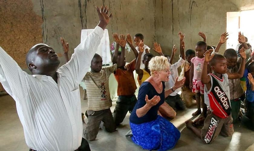 Desde 1995, a missionária Heidi Baker vem atuando em todas as províncias de Moçambique. (Foto: Iris Global)