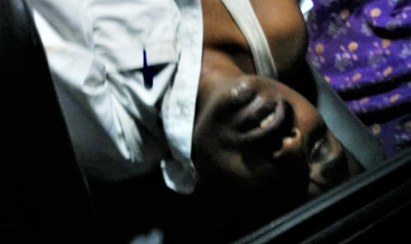 O pastor da igreja foi levado para o hospital após ser espancado por cinco homens. (Foto: Morning Star News).