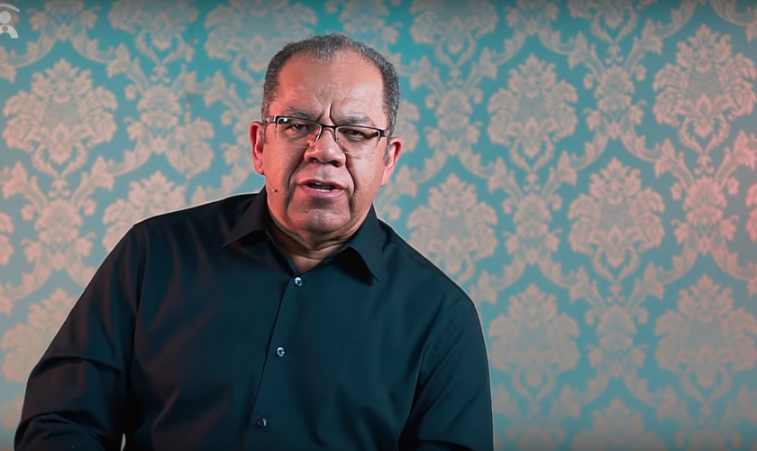O pastor Josué Gonçalves diz que Deus sempre tem um plano para os que saem do plano. (Foto: Reprodução/YouTube)