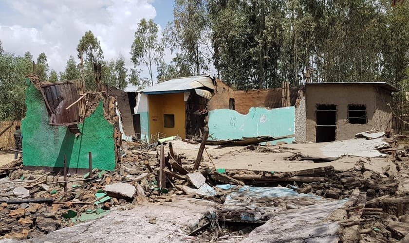 Restos da igreja Kale Hiwot Galeto em Halaba Kulito, Etiópia, após ataque em 9 de fevereiro de 2019. (Foto: Reprodução/Steadfast Global)