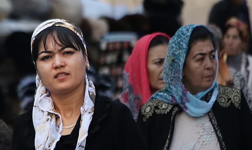 No Uzbequistão, a submissão da mulher deve ser total a seus pais e maridos, quando casadas. Essa situação agrava a perseguição a cristãs no país. (Foto: Divulgação/Foto Ilustrativa/Portas Abertas)