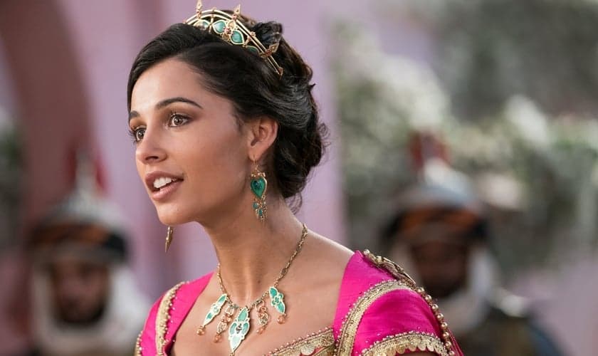 Naomi Scott interpreta o papel da princesa Jasmine no novo live-action de 'Aladdin'. (Foto: PopSugar)
