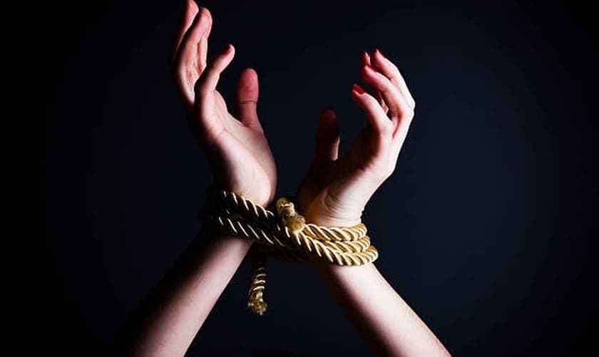 Dados indicam que maior parte das vítimas de tráfico humano é composta por mulheres e meninas. (Foto: Getty Images/iStockphoto)