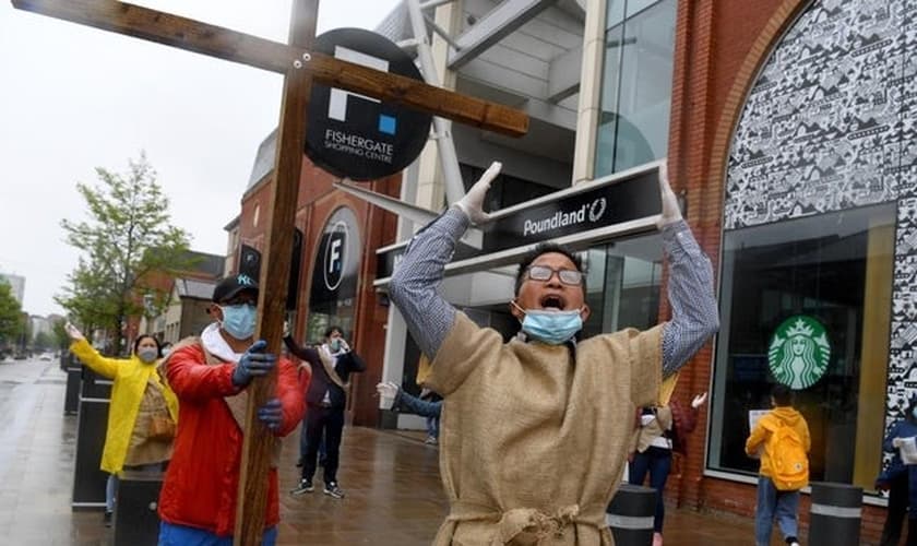 Membros da igreja cristã Preston, em Fishergate. (Foto: Reprodução/JPImedia)