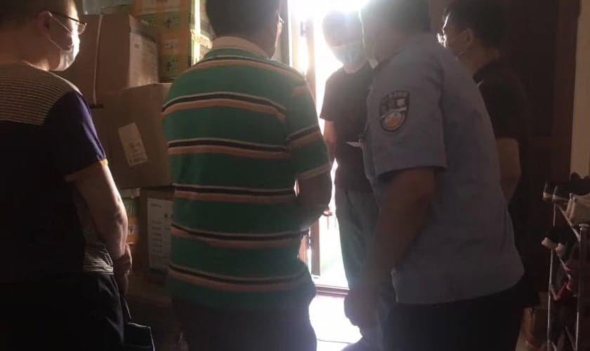 O pastor conhecido como Luo foi interrogado após ministrar um treinamento online sobre evangelismo. (Foto: Chinese Christian Fellowship of Righteousness)