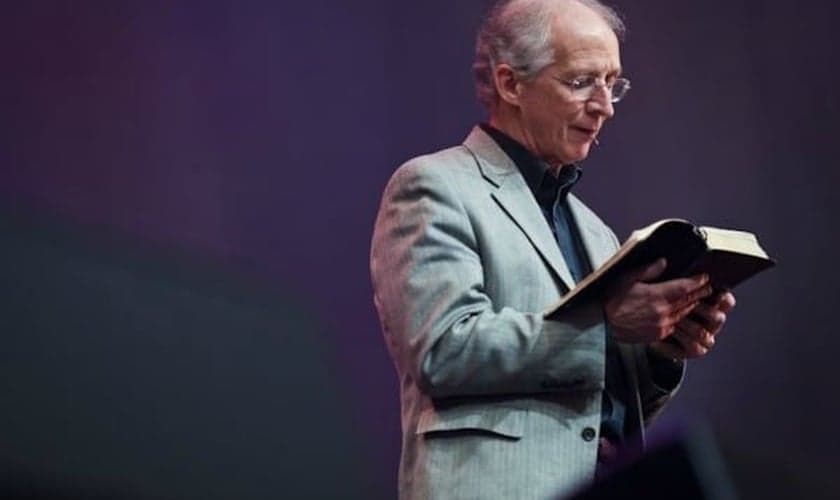 John Piper em ministração na conferência Passion 2012 em Atlanta, nos EUA. (Foto: Andrew Shepherd)